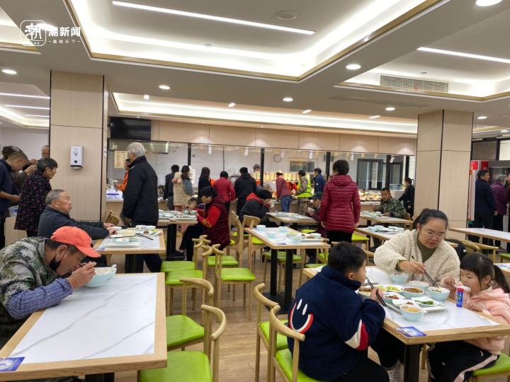 潮声丨社区食堂，从“全龄”走向“全能”