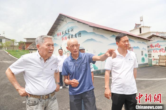 台退役将领帅化民江西祭祖：用脚步丈量感知家乡