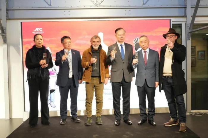 多国漫画家在巴黎用漫画讲述中国及“一带一路”故事